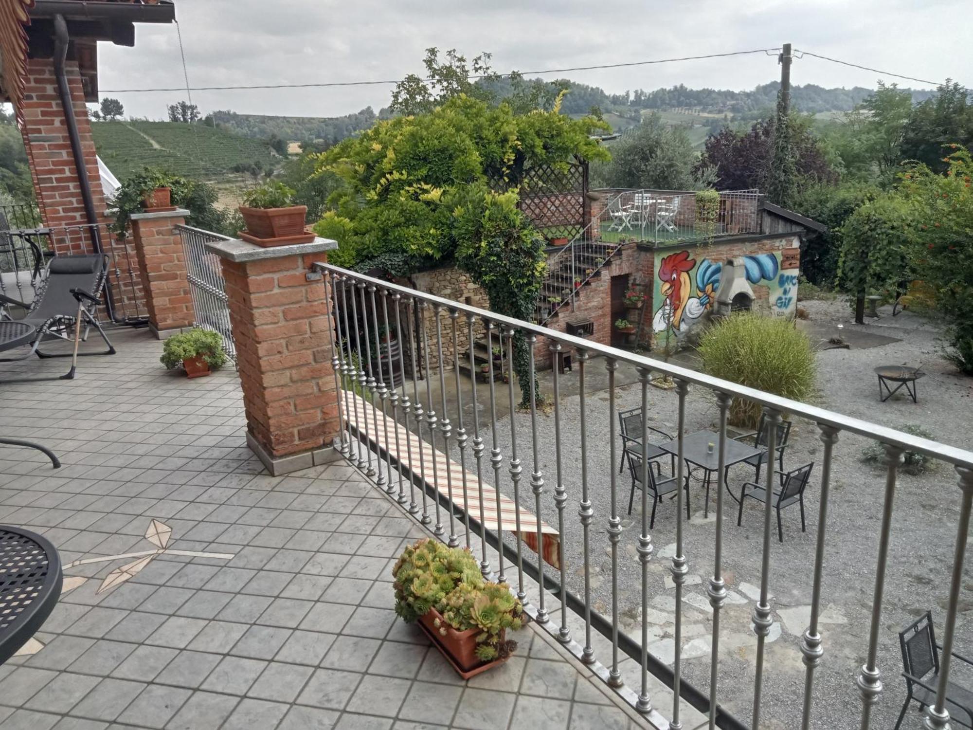Agriturismo Bric Di Gai Monforte dʼAlba الغرفة الصورة